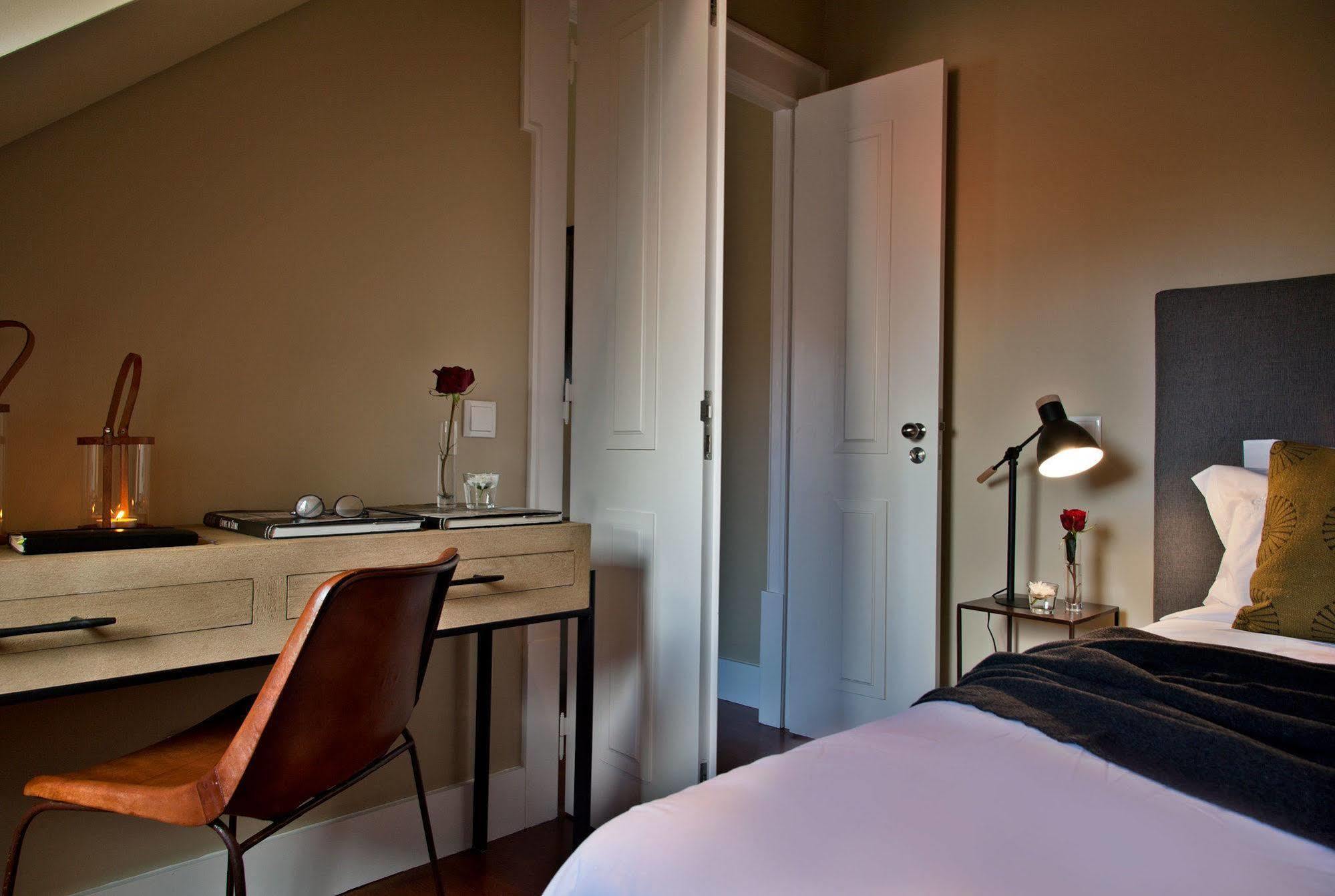 Lisbon Five Stars Apartments Sao Juliao 72 Bagian luar foto