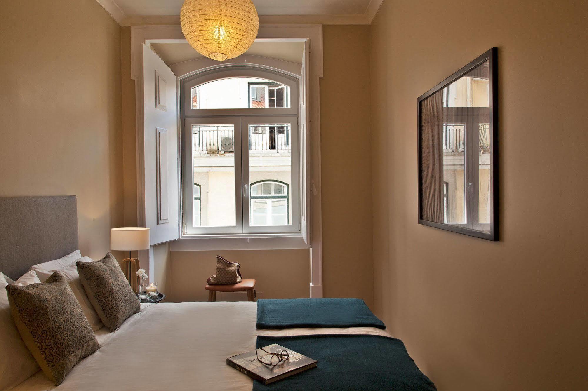 Lisbon Five Stars Apartments Sao Juliao 72 Bagian luar foto